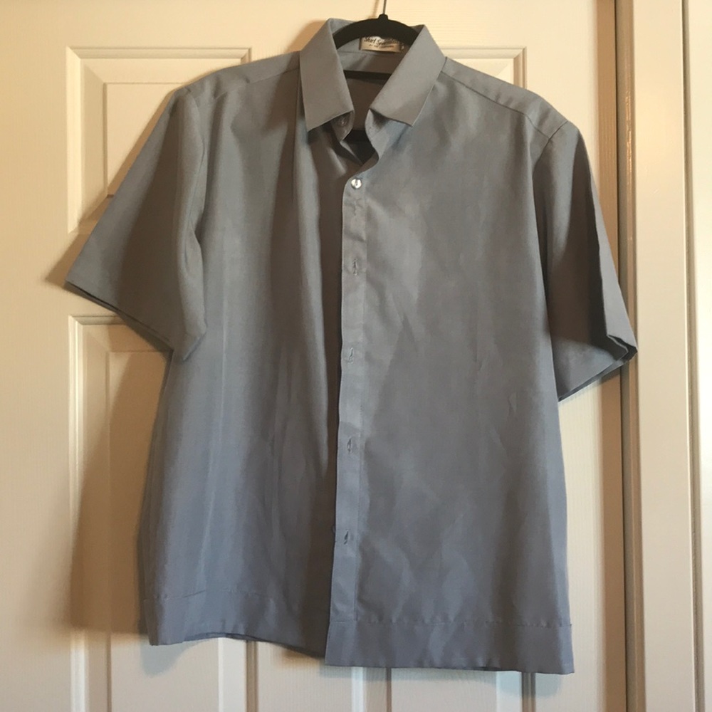 Gray collard shirt